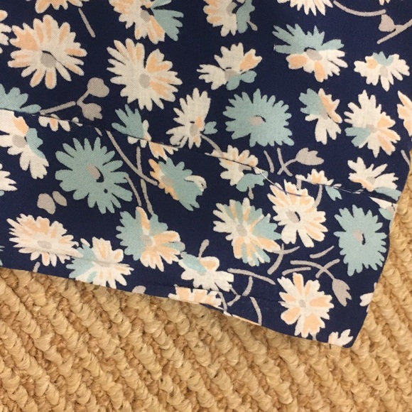 SOLD- Huston crop in French Floral - Picture 6 of 6